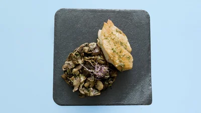 Pechuga de Pollo Asada con Setas y Nata